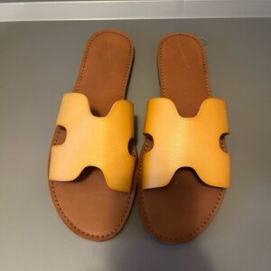 Universal Thread Yellow Slide Sandals